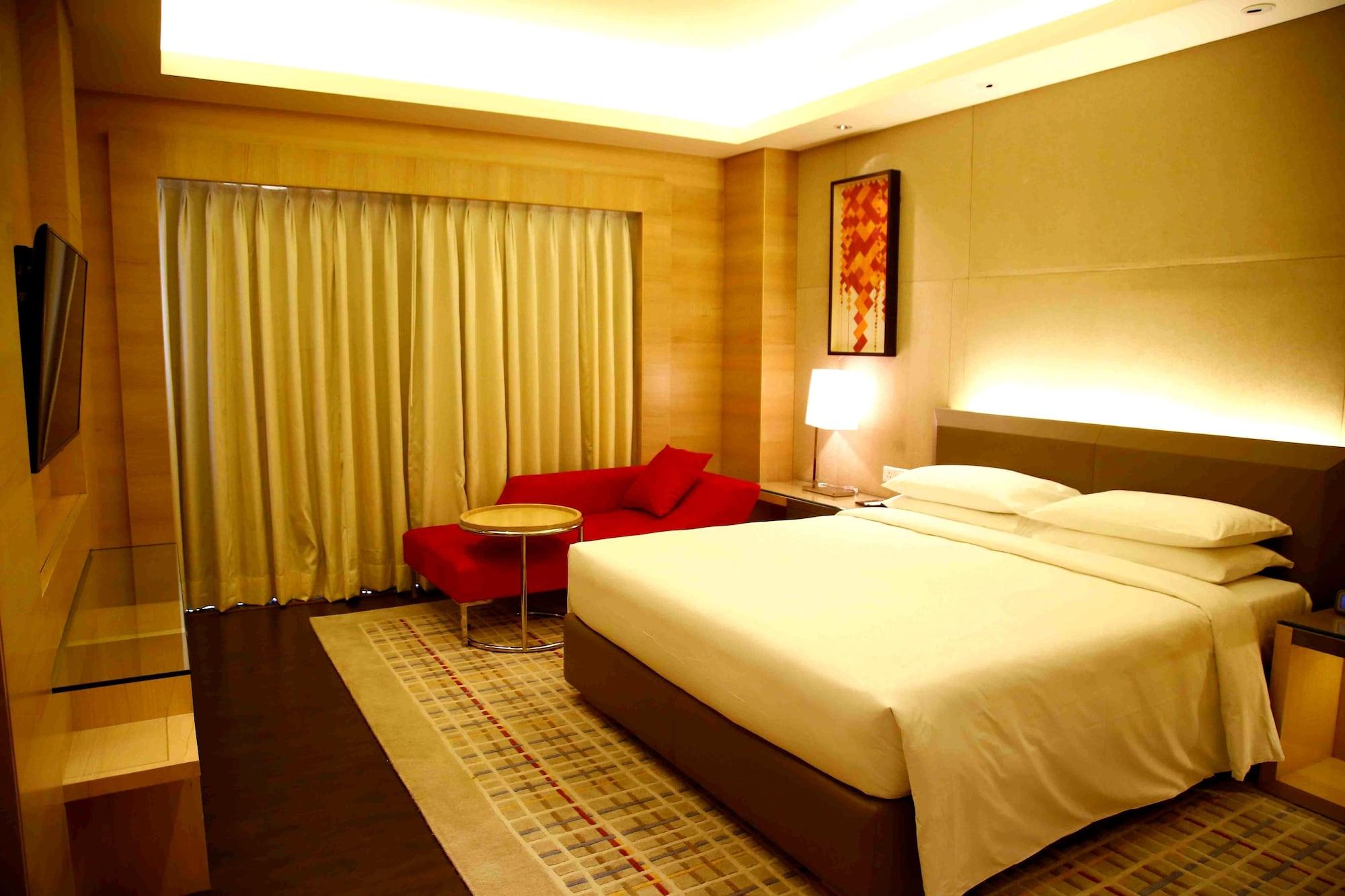 Hyatt Regency Chandīgarh Exterior foto A room at the hotel