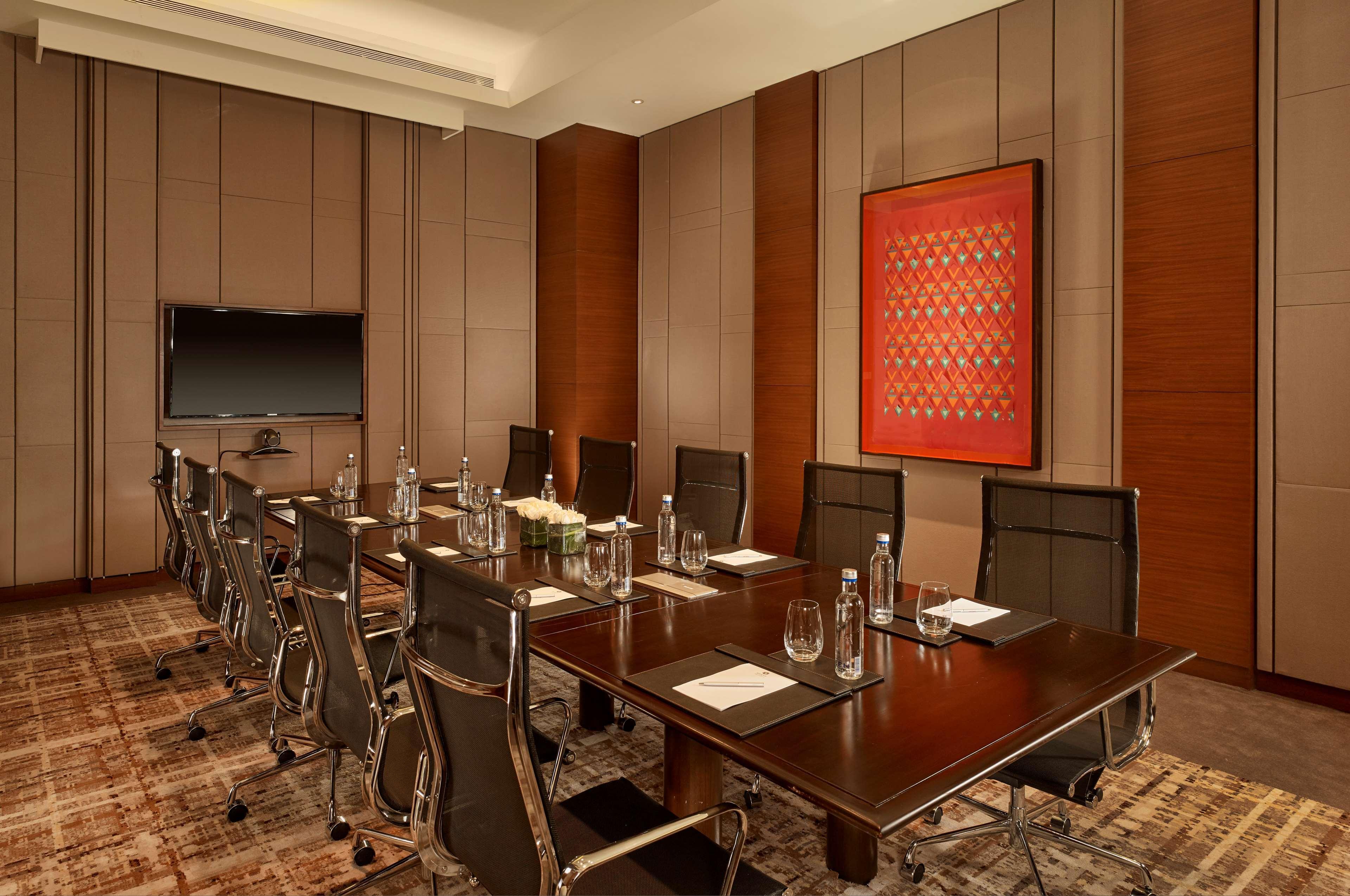 Hyatt Regency Chandīgarh Exterior foto A boardroom at the Taj Mahal Palace, Mumbai, India